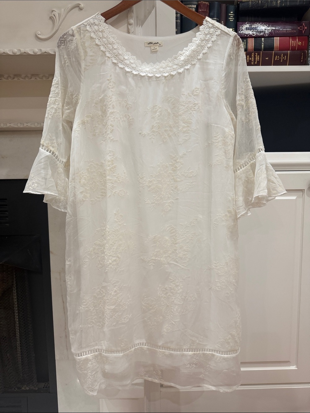 Coastal Grandmother Ultra Pink Lace Embroidered Shift Dress Ivory White Size 4